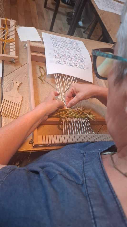 Atelier d'initiation au tissage de tapis d'inspiration berbère